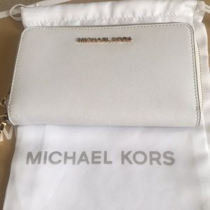 Michael kors wallet